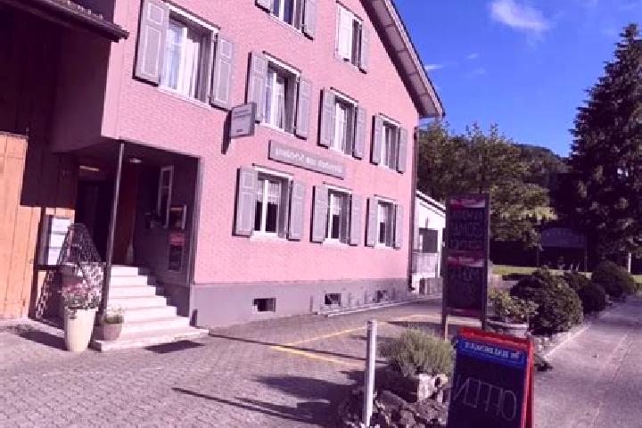 Ruby, 22 — Escort in Seuzach Dorf / Hochgruet-Scheidweg, Switzerland