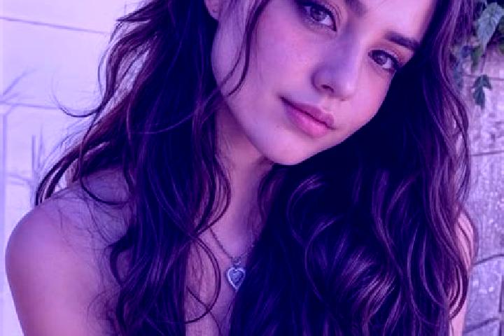 Ruby, 23, a auburn amber-eyed middle eastern companion based in Paucarcolla. Offering Prostate Massage, OWO, Deep French Kissing, A-Level. Available for inca...
