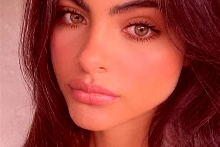 Ruby, 23, a black green-eyed caucasian companion based in Monte Prieto. Offering A-Level, Party Girl. Available for incall and outcall, day and evening dates.