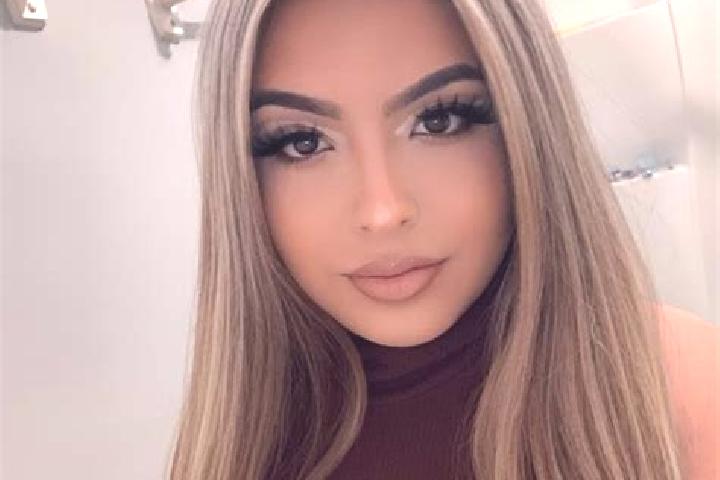 Ruby, 23, a blonde amber-eyed latina companion based in Burgh Heath. Offering Fetish, Overnight, Duos. Available for incall and outcall, day and evening dates.