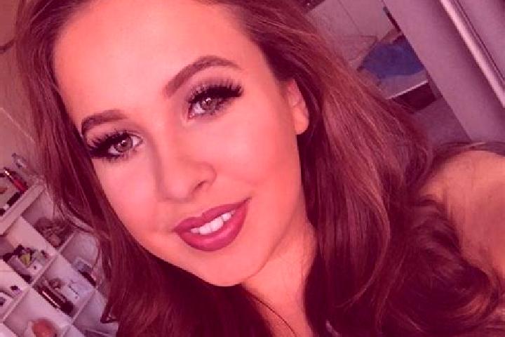 Ruby, 23, a brunette grey-eyed latina companion based in Pinheiral. Offering CIM, Duos, Party Girl. Available for incall and outcall, overnight bookings avai...