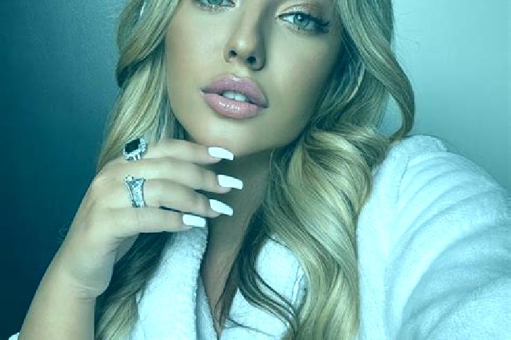 Ruby, 23 — Escort in Abscon, France