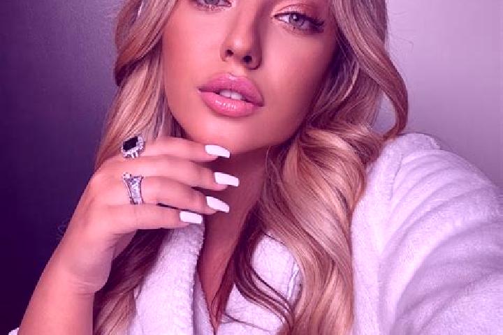 Ruby, 23 — Escort in Bucinisu, Romania