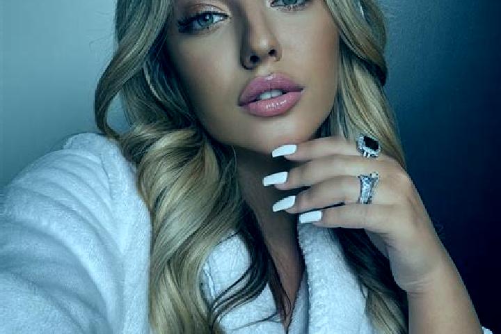 Ruby, 23 — Escort in Engi, Switzerland