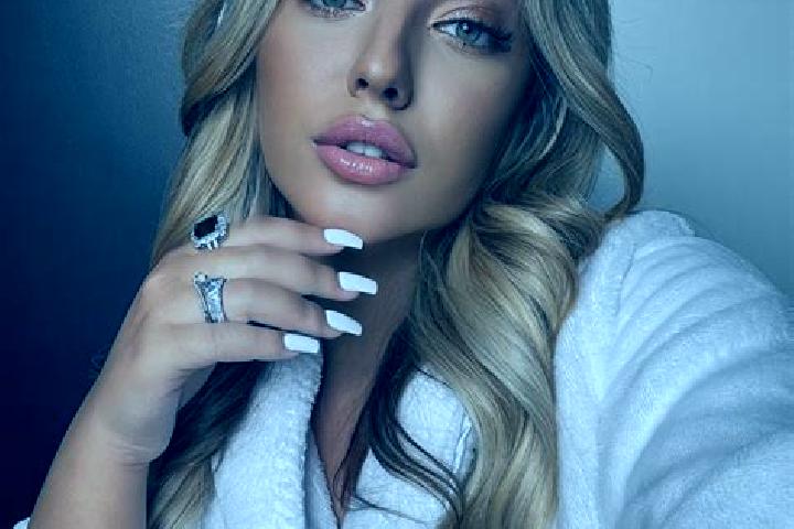 Ruby, 23 — Escort in Fughiu, Romania