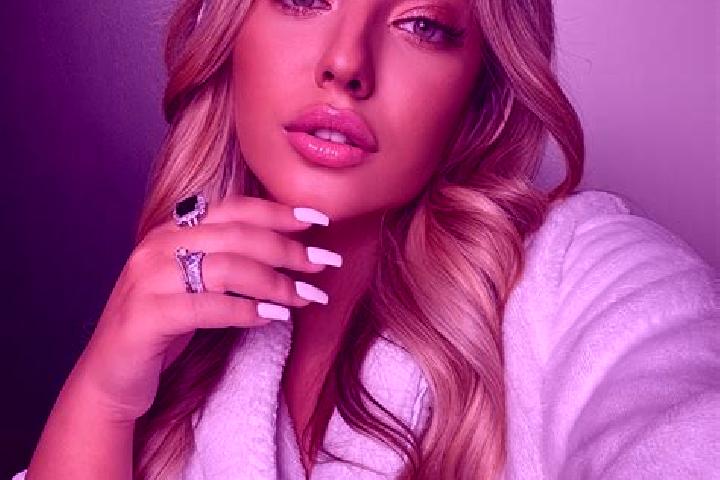 Ruby, 23 — Escort in Huntsville, Canada