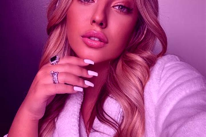 Ruby, 23 — Escort in Nahirne, Ukraine