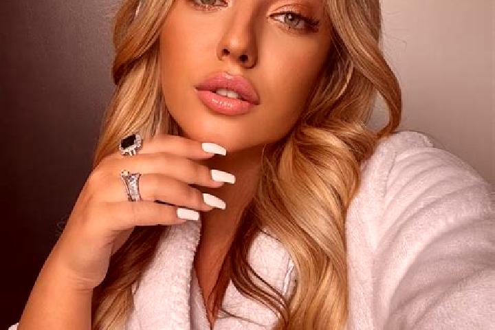 Ruby, 23 — Escort in Oyrat, Turkmenistan
