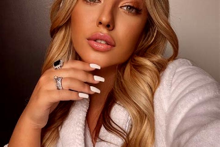 Ruby, 23 — Escort in Sascioara, Romania