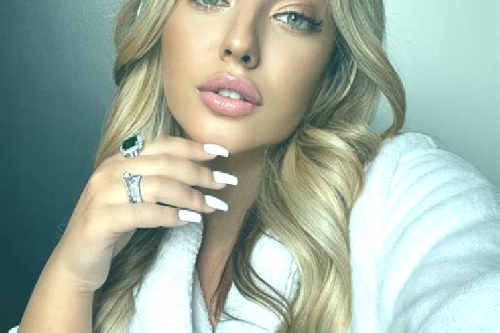 Ruby, 23 — Escort in Yarhisar, Turkey