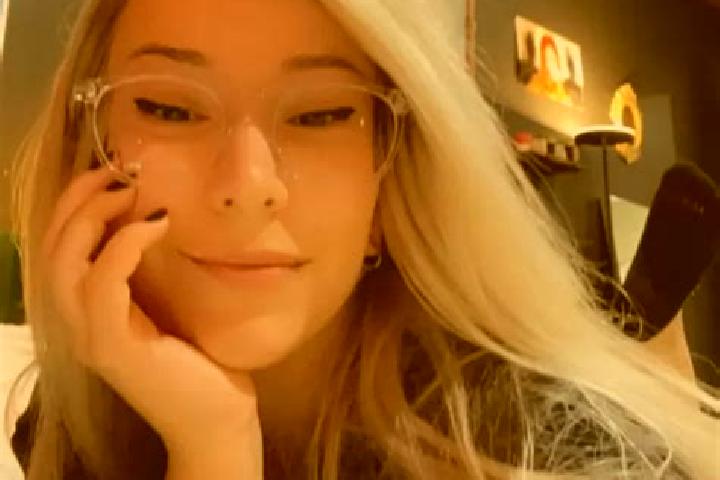 Ruby, 24, a blonde grey-eyed mixed companion based in Biedenkopf. Offering Roleplay, Travel Companion, Deep French Kissing, Massage. Available for incall and...