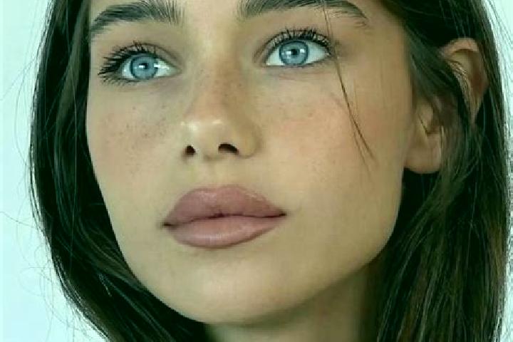 Ruby, 24, a brunette grey-eyed caribbean companion based in Beni. Offering OWO, GFE, Domination. Available for incall and outcall, overnight bookings available.