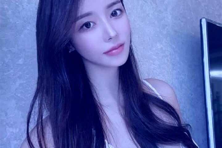 Ruby, 24 — Escort in Denggang, China