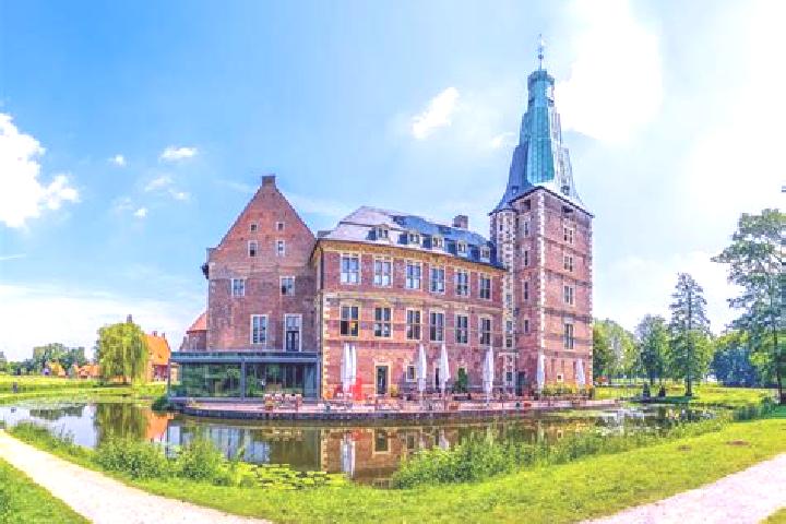 Ruby, 24 — Escort in Wachtberg, Germany