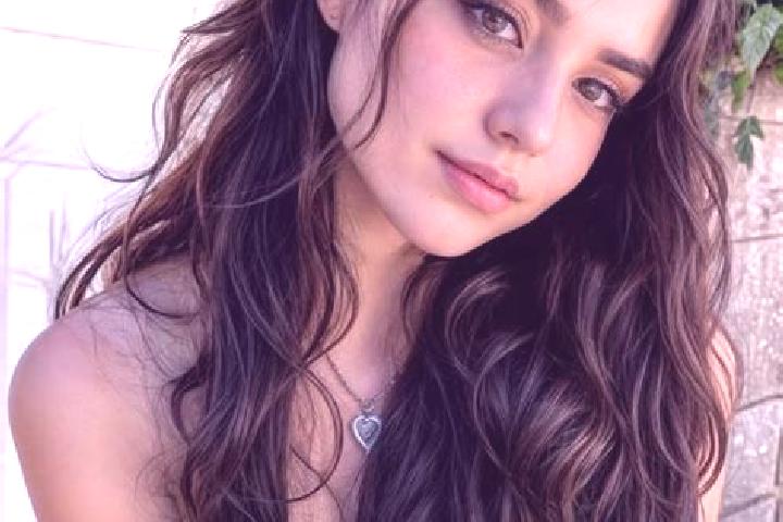Ruby, 25, a auburn hazel-eyed slavic companion based in Rural Valley. Offering 69, A-Level, GFE. Available for incall and outcall, overnight bookings available.