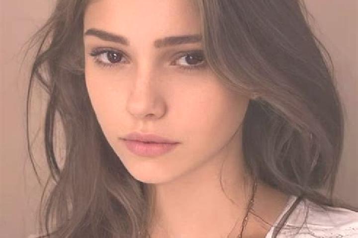 Ruby, 25, a chestnut brown-eyed slavic companion based in Bardney. Offering Dinner Date, BDSM, Overnight, Party Girl. Available for incall and outcall, day a...