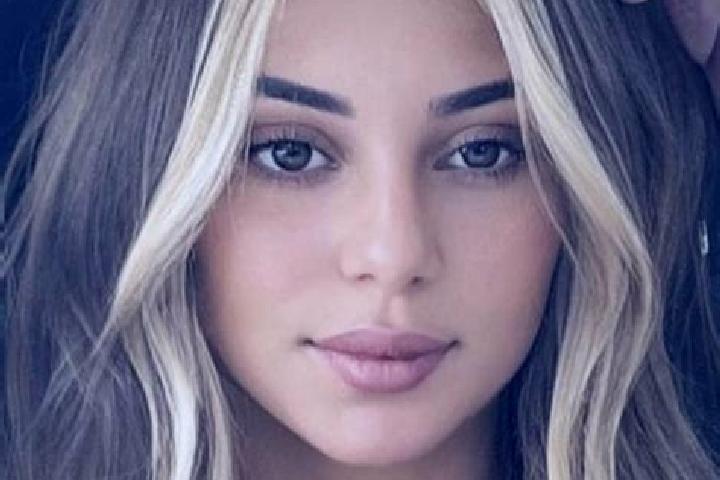 Ruby, 26, a blonde brown-eyed caribbean companion based in Pachamarca. Offering Tantra, Domination, Fetish. Available for incall and outcall, day and evening...