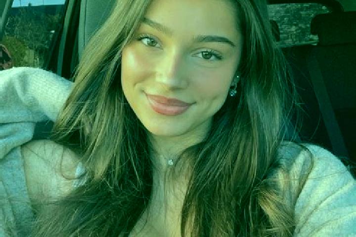 Ruby, 26, a brunette blue-eyed european companion based in Ressaix. Offering Travel Companion, Party Girl, Duos. Available for incall and outcall, overnight ...