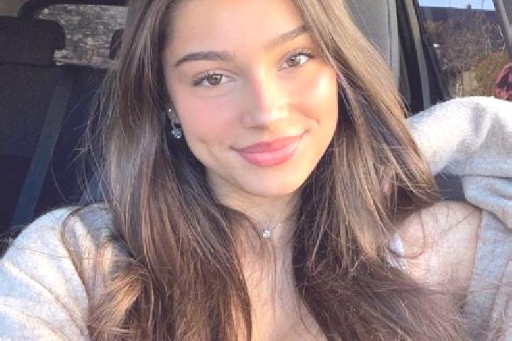 Ruby, 26, a brunette blue-eyed indian companion based in Abaran. Offering Massage, GFE, Fetish, Couples. Available for incall and outcall, day and evening da...