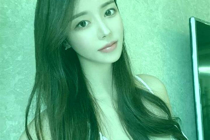 Ruby, 26 — Escort in Houjiagang, China