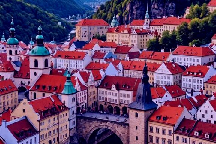 Ruby, 26 — Escort in Veltruby, Czech Republic