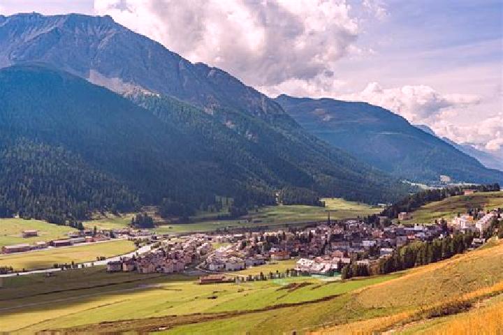 Ruby, 26 — Escort in Zuoz, Switzerland
