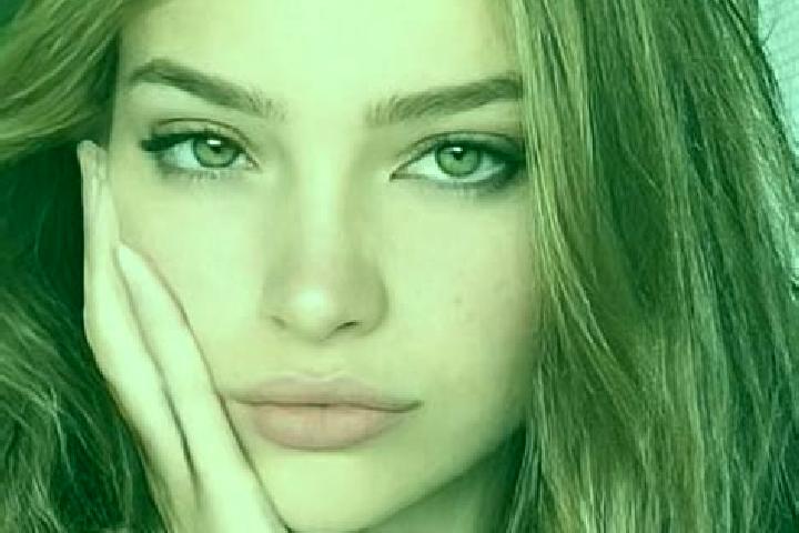 Ruby, 27, a dark blonde hazel-eyed european companion based in Vel sk. Offering Domination, Travel Companion, Overnight, Tantra. Available for incall and out...