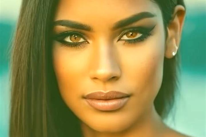 Ruby, 27, a red grey-eyed latina companion based in Gaz-e Borkhar. Offering Travel Companion, Massage, BDSM. Available for incall and outcall, day and evenin...