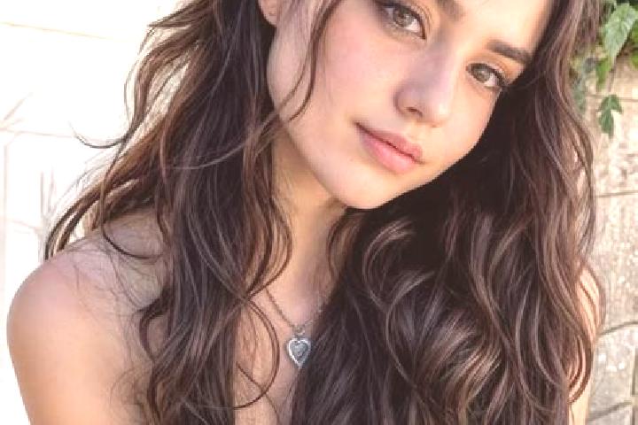 Ruby, 28, a brunette hazel-eyed caucasian companion based in El Nancito. Offering OWO, Domination, Erotic Massage, 69, Roleplay. Available for incall and out...