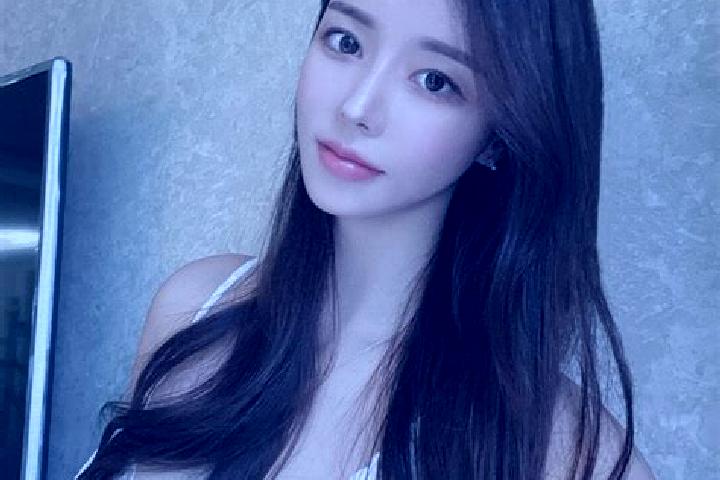 Ruby, 28 — Escort in Zhuangli, China