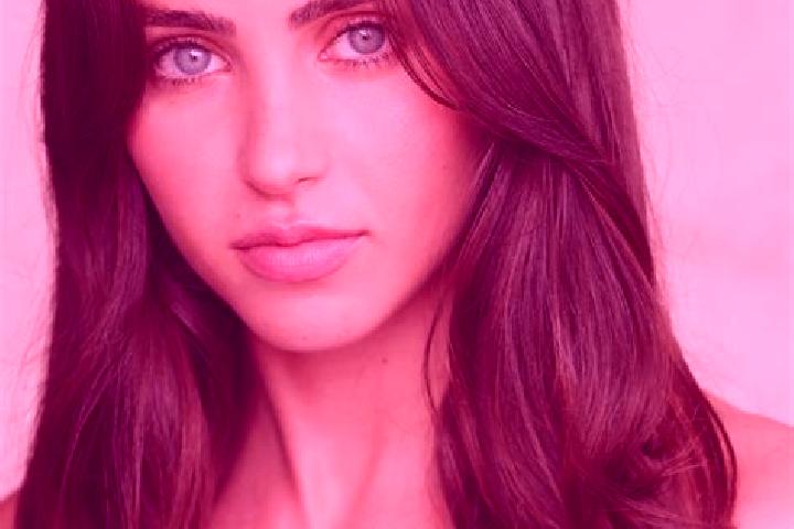 Ruby, 29, a auburn brown-eyed latina companion based in Goniri. Offering Overnight, BDSM, Couples. Available for incall and outcall, day and evening dates.
