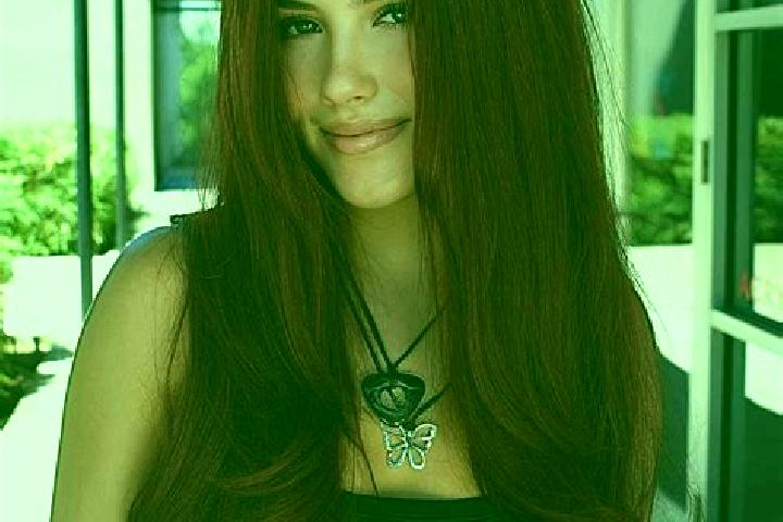 Ruby, 29, a auburn dark-eyed european companion based in Lugus. Offering Overnight, Striptease, Duos, Massage. Available for incall and outcall, overnight bo...