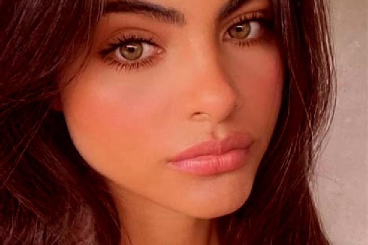 Ruby, 29, a brunette grey-eyed indian companion based in Salman Davud. Offering A-Level, BDSM, Overnight, Prostate Massage. Available for incall and outcall,...
