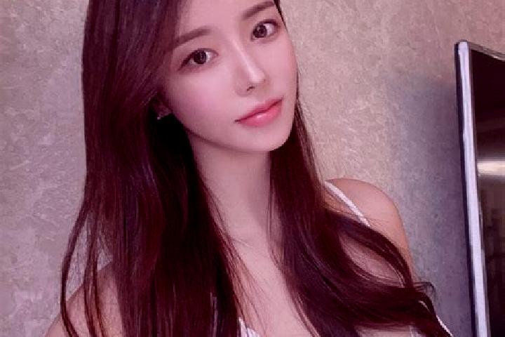 Ruby, 29 — Escort in Meichang, China