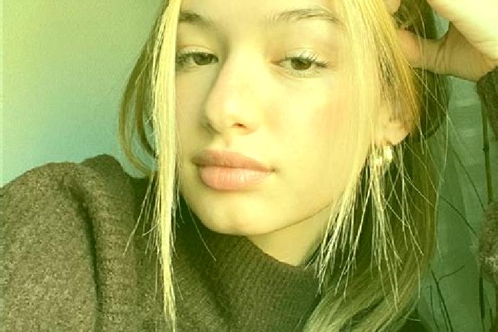 Ruby, 30, a blonde brown-eyed middle eastern companion based in Tessalit. Offering Duos, BDSM, CIM. Available for incall and outcall, day and evening dates.