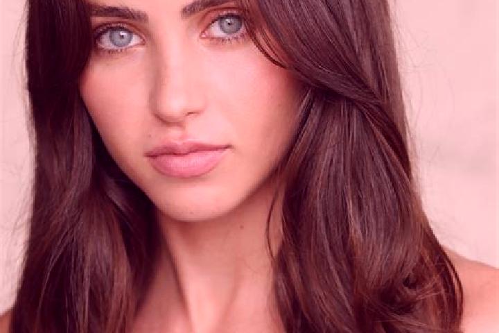 Ruby, 30, a brunette brown-eyed mixed companion based in Hidas. Offering Overnight, Erotic Massage, CIM, Massage. Available for incall and outcall, day and e...