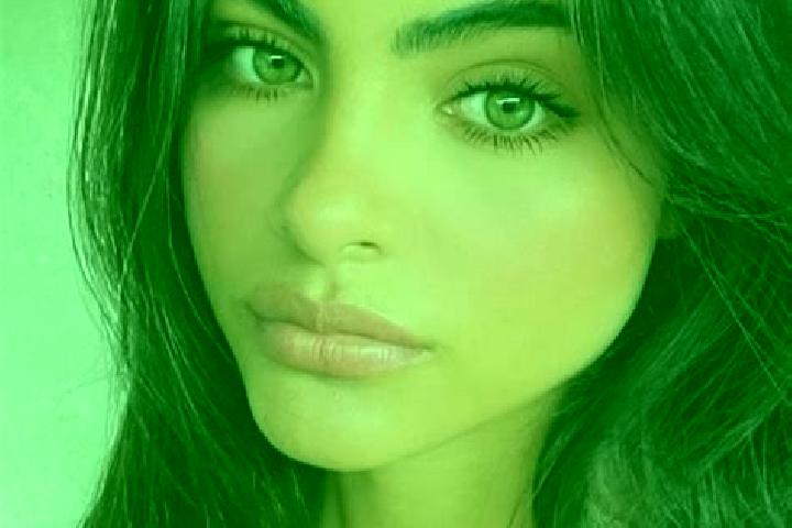 Ruby, 30, a brunette green-eyed mediterranean companion based in Saveh. Offering Erotic Massage, Tantra, Girlfriend Experience. Available for incall and outc...