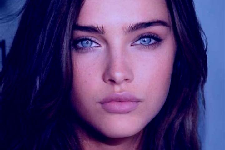 Ruby, 30, a brunette grey-eyed slavic companion based in El Eden. Offering Tantra, 69, Domination, Travel Companion, Deep French Kissing. Available for incal...