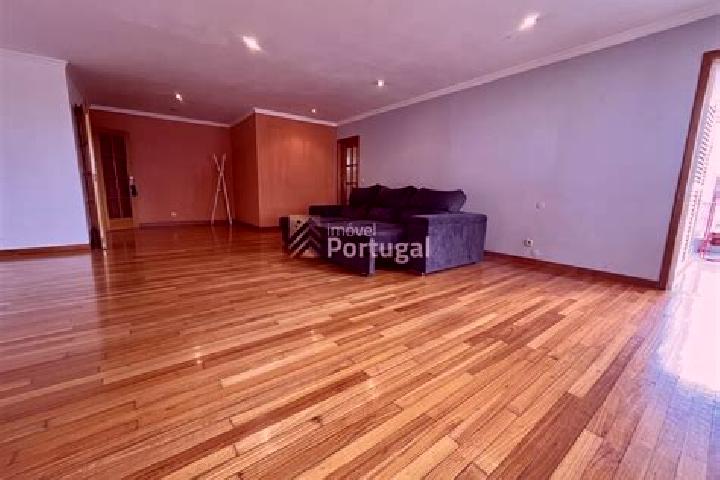 Ruby, 30 — Escort in Gondizalves, Portugal
