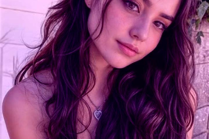 Ruby, 31, a brunette hazel-eyed middle eastern companion based in Aalanden. Offering A-Level, Erotic Massage, CIM. Available for incall and outcall, overnigh...