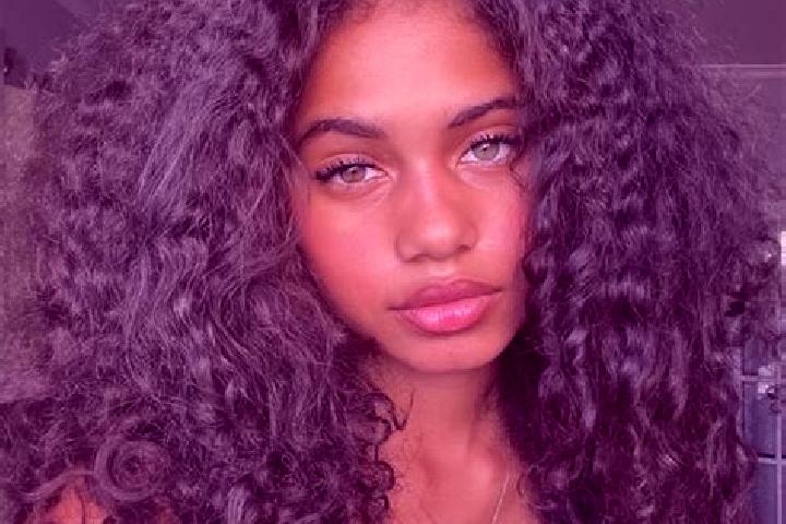 Ruby, 31, a chestnut blue-eyed ebony companion based in Mons. Offering A-Level, BDSM, OWO. Available for incall and outcall, day and evening dates.