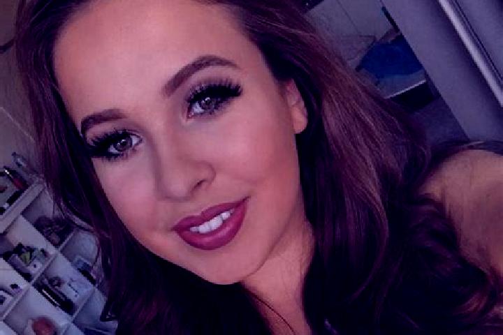 Ruby, 31, a dark blonde brown-eyed middle eastern companion based in Montrose Manor. Offering Girlfriend Experience, Dinner Date, Prostate Massage, Dominatio...