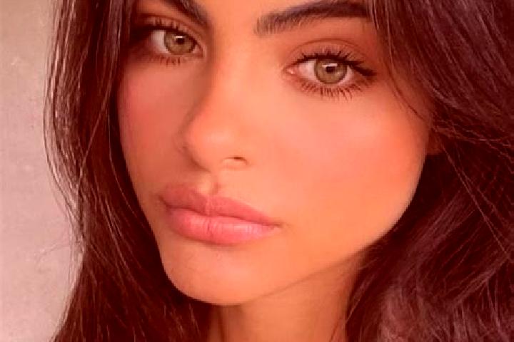 Ruby, 32, a chestnut green-eyed indian companion based in Hida. Offering BDSM, Fetish, Tantra, Striptease. Available for incall and outcall, overnight bookin...