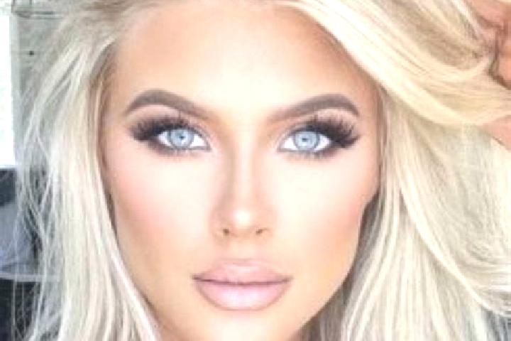Ruby, 32, a platinum blonde amber-eyed indian companion based in Ancaster. Offering Erotic Massage, Duos. Available for incall and outcall, day and evening d...