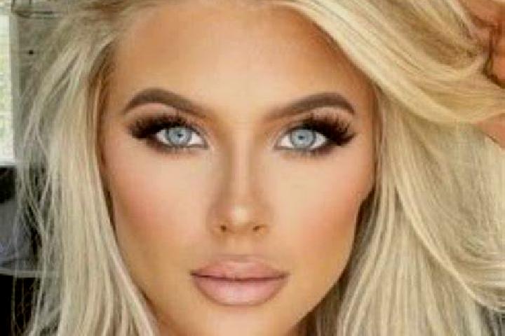 Ruby, 32, a platinum blonde grey-eyed caribbean companion based in Targusor. Offering Roleplay, Dinner Date, GFE, Couples, OWO. Available for incall and outc...