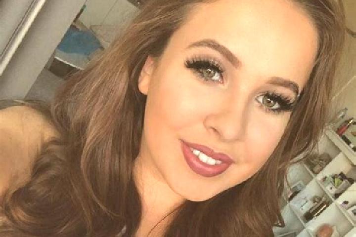 Ruby, 33, a dark blonde dark-eyed latina companion based in Singarva. Offering Tantra, Travel Companion, A-Level, GFE. Available for incall and outcall, day ...