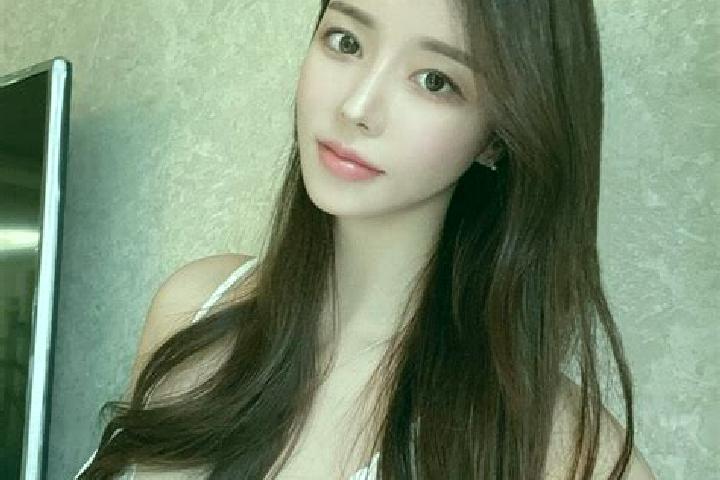 Ruby, 33 — Escort in Yangliuwan, China