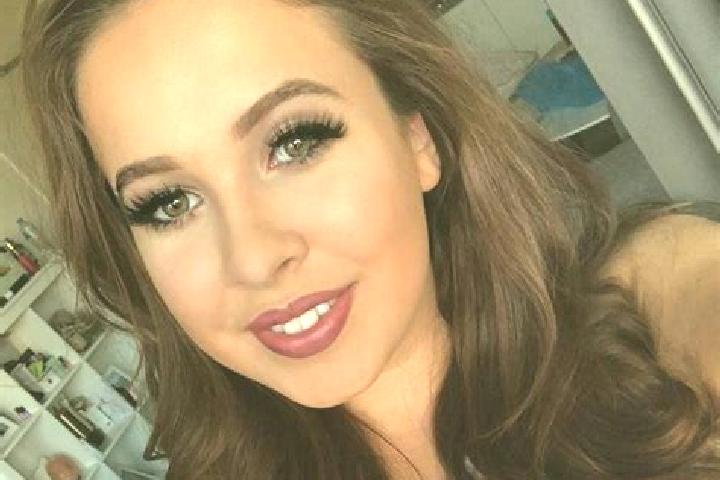 Ruby, 34, a auburn amber-eyed caribbean companion based in Lapinigan. Offering OWO, A-Level, Fetish, Roleplay. Available for incall and outcall, day and even...