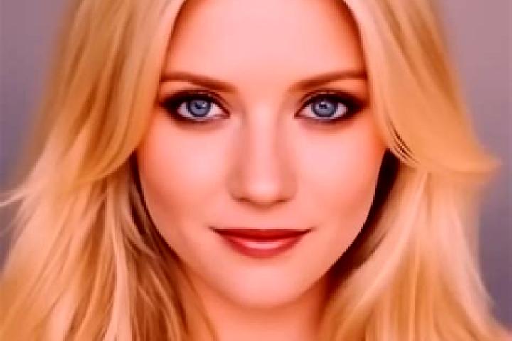 Ruby, 35, a blonde dark-eyed mixed companion based in Epigmenio Gonzalez. Offering Prostate Massage, A-Level, BDSM, Dinner Date, Deep French Kissing. Availab...