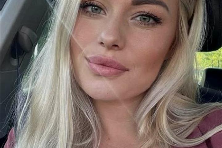 Ruby, 35, a blonde hazel-eyed european companion based in Malberg. Offering Erotic Massage, OWO, Couples, BDSM, Deep French Kissing. Available for incall and...